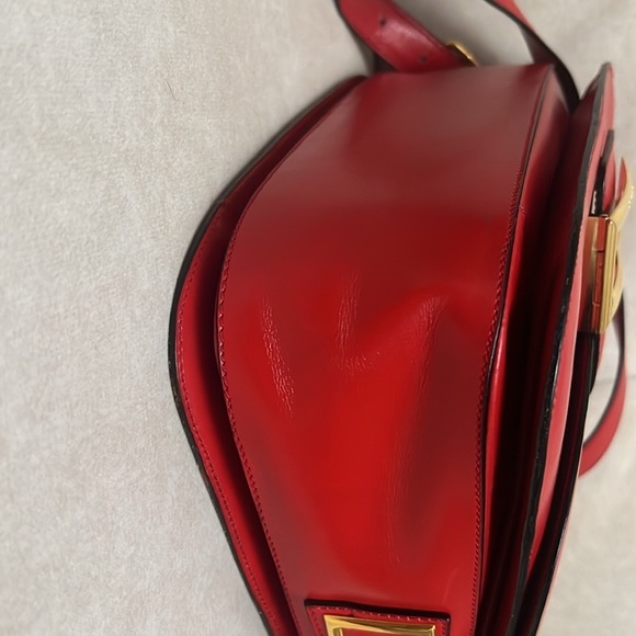 Celine box/body bag still in good condition. - Picture 5 of 8